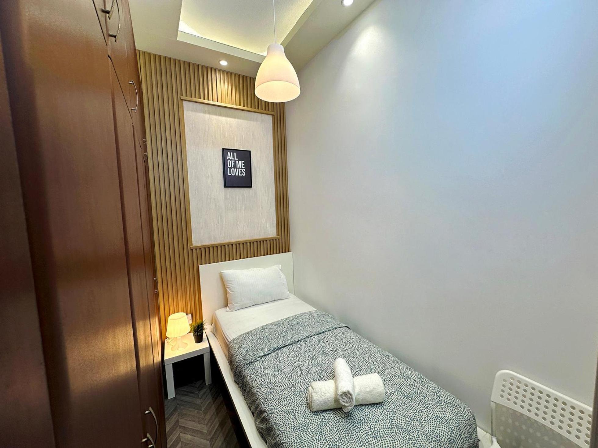 Canvas Partition In Barsha Heights Near Metro منزل للإقامة *