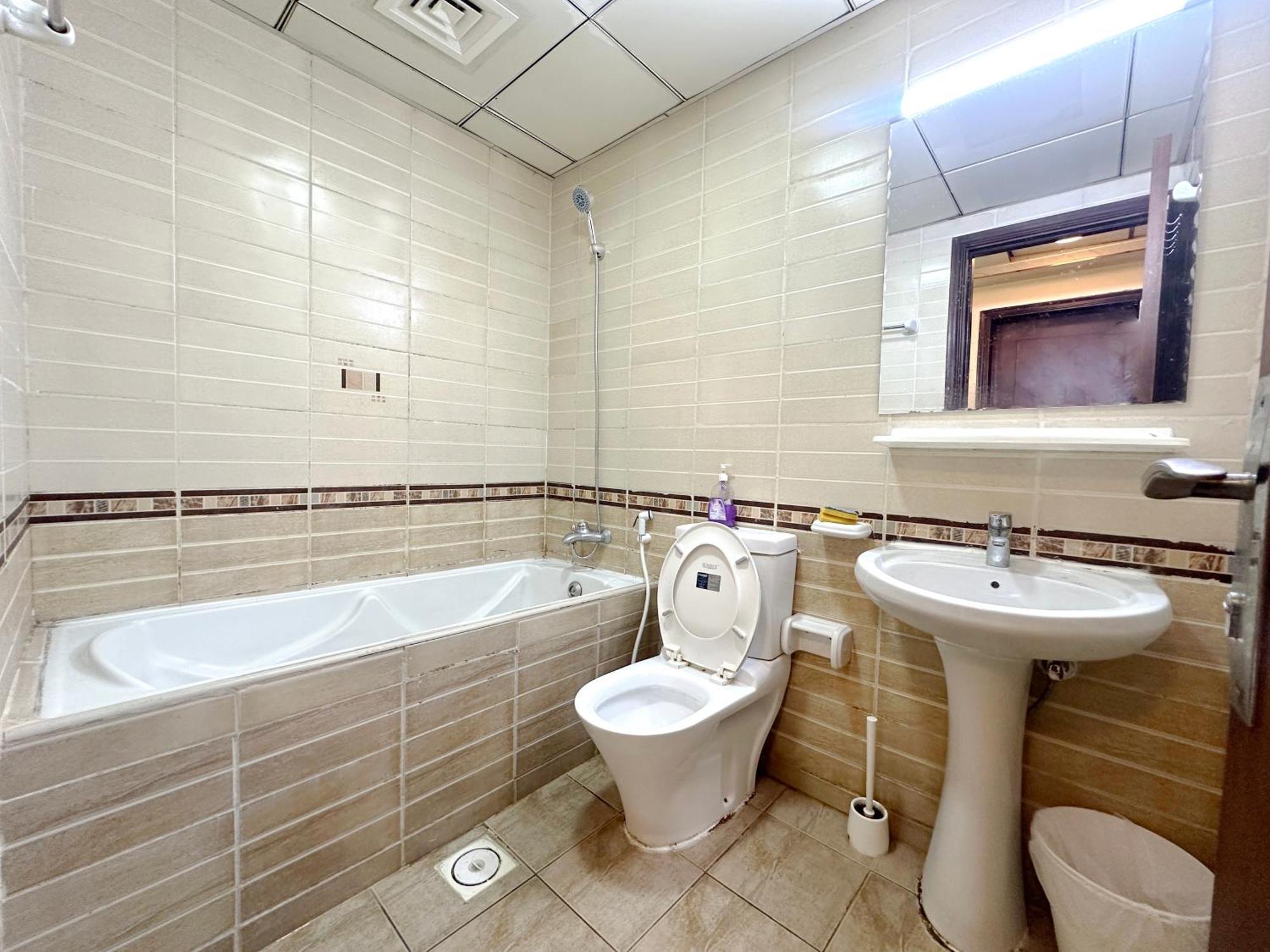 Canvas Partition In Barsha Heights Near Metro * دبي