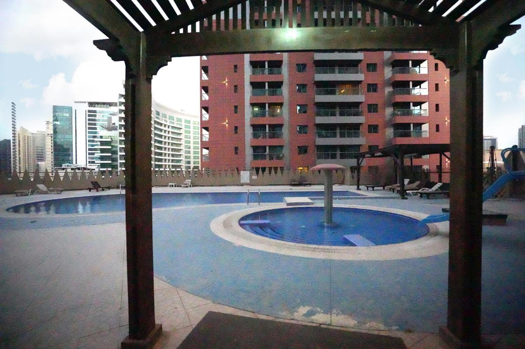 Canvas Partition In Barsha Heights Near Metro * دبي