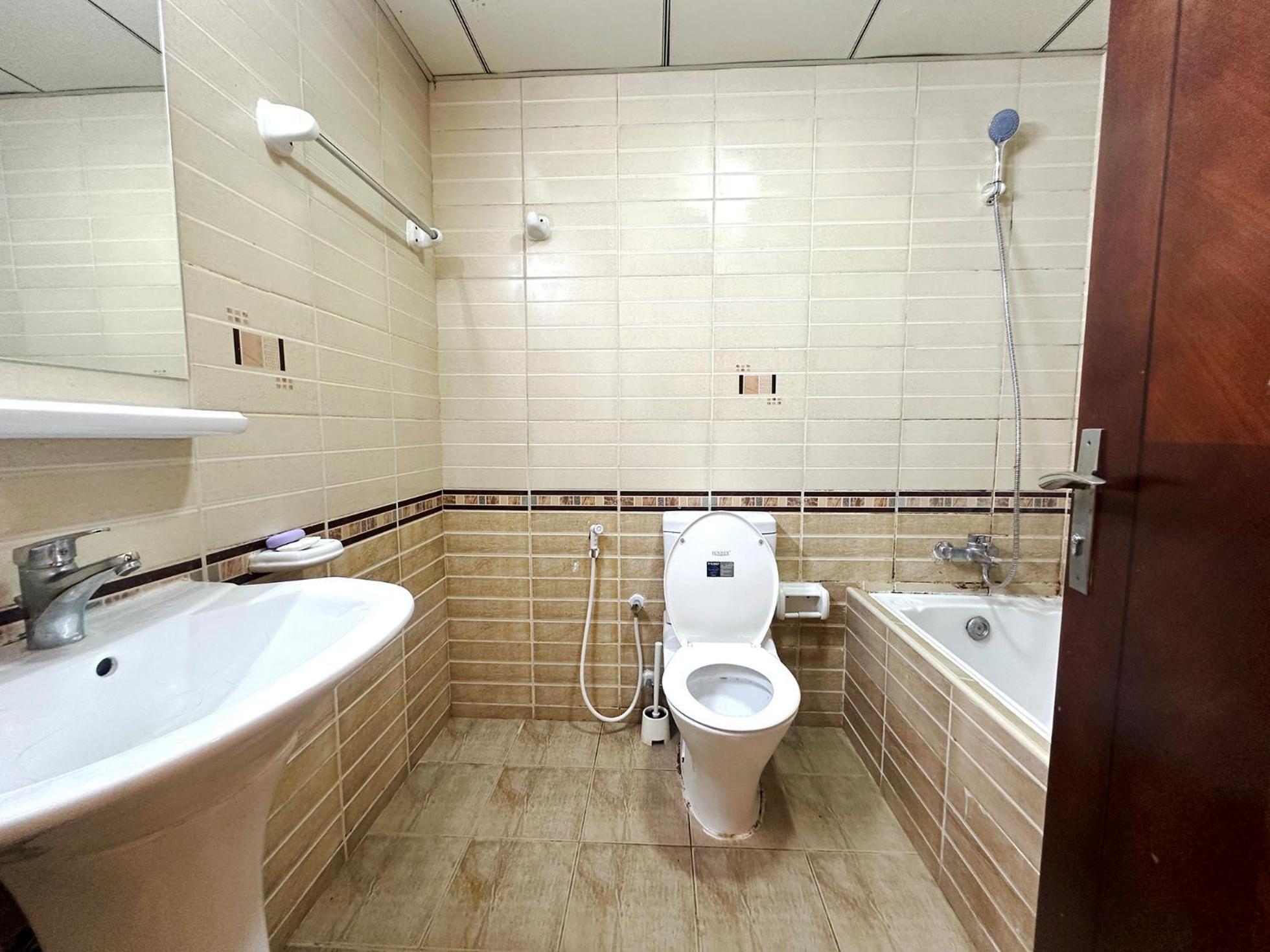 Canvas Partition In Barsha Heights Near Metro